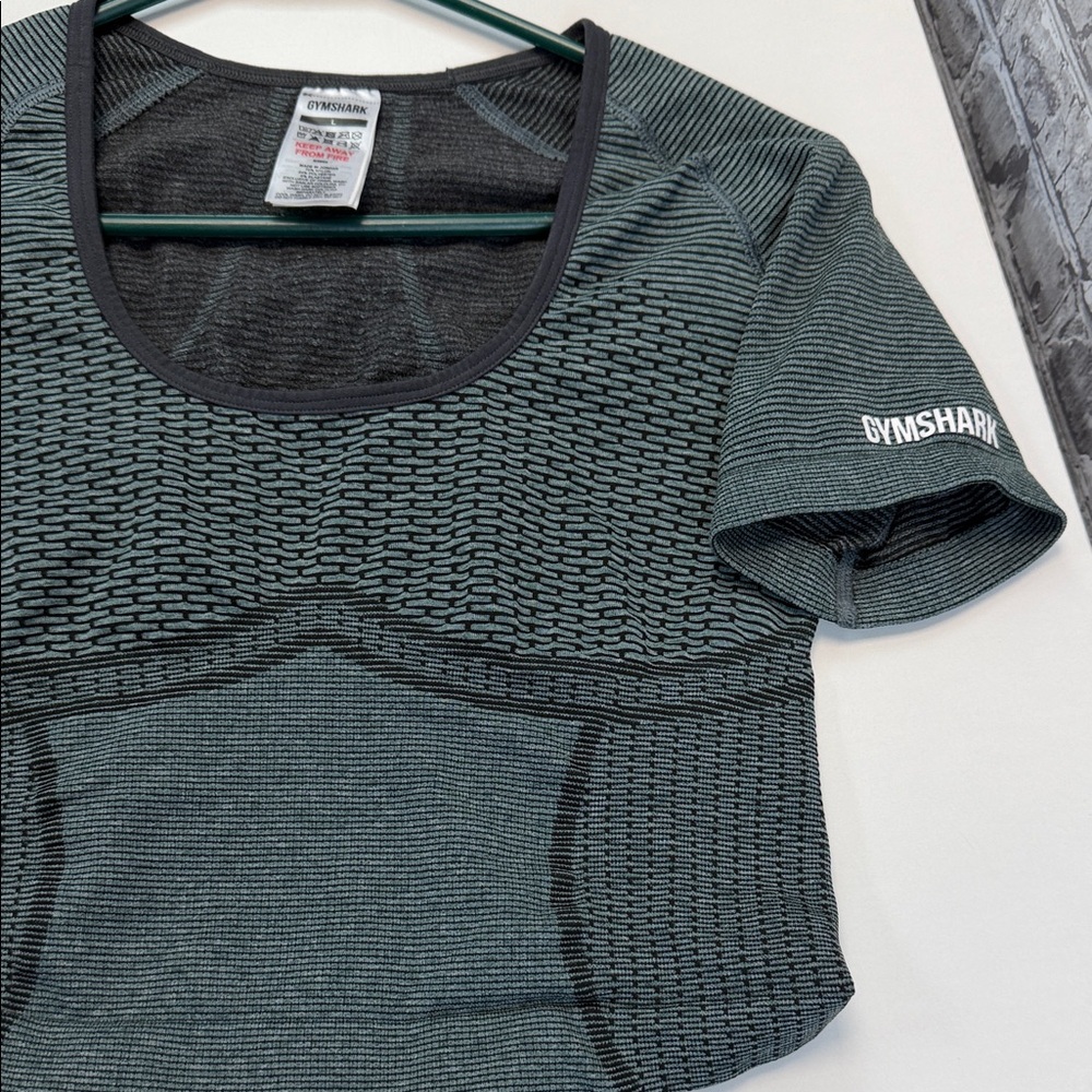GYMSHARK cropped Top - Picture 5 of 10